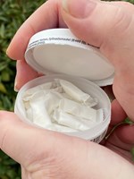 Vitt snus dosa-1 foto Margareta G Kubista.jpg